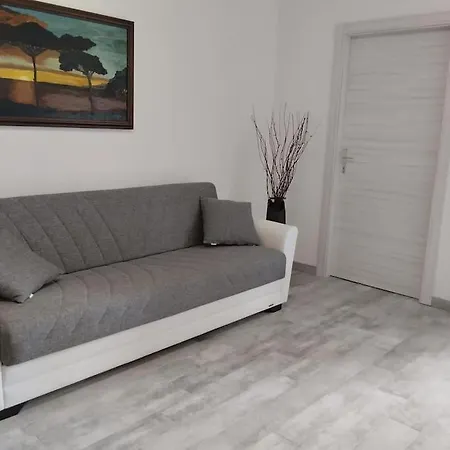 Di Patrizia אלגהרו